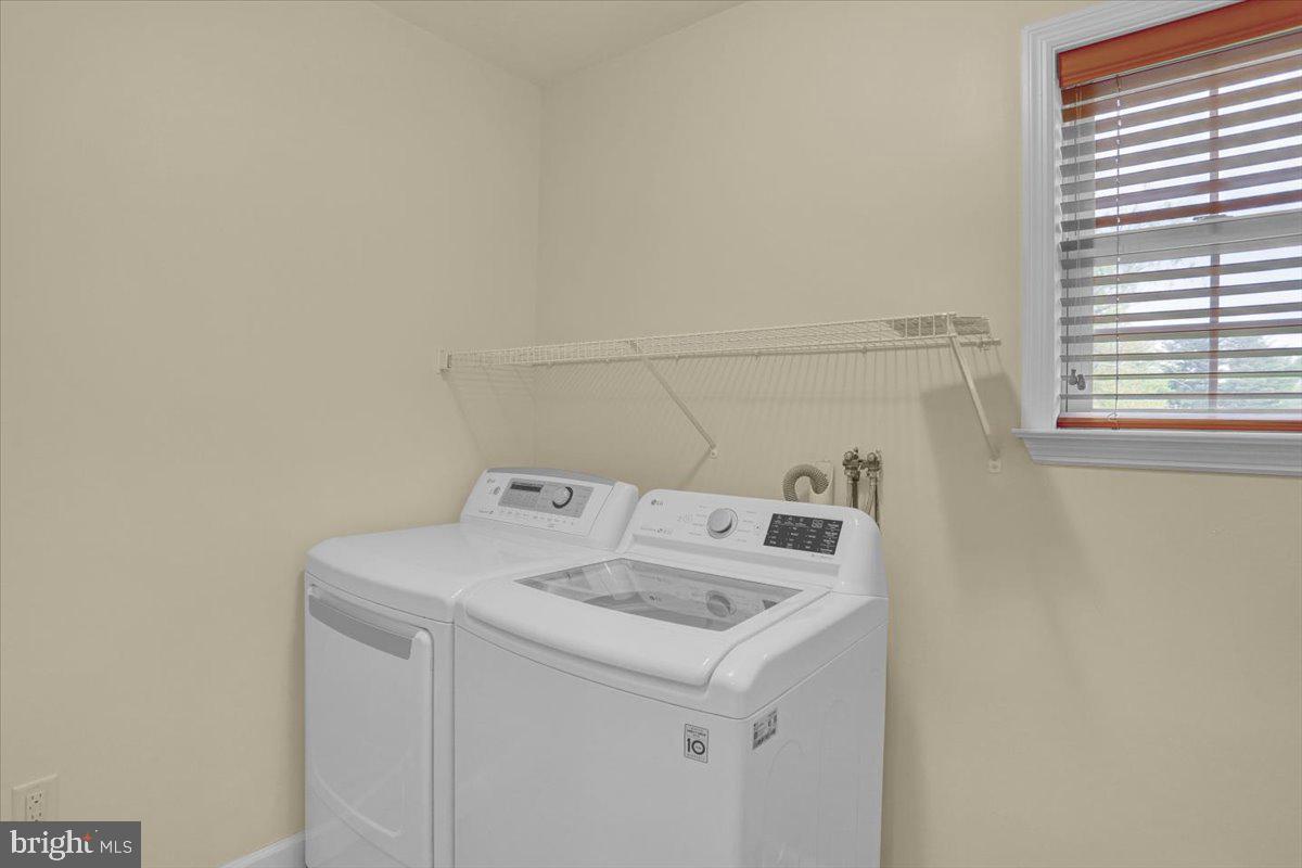 WOODS EDGE - Residential