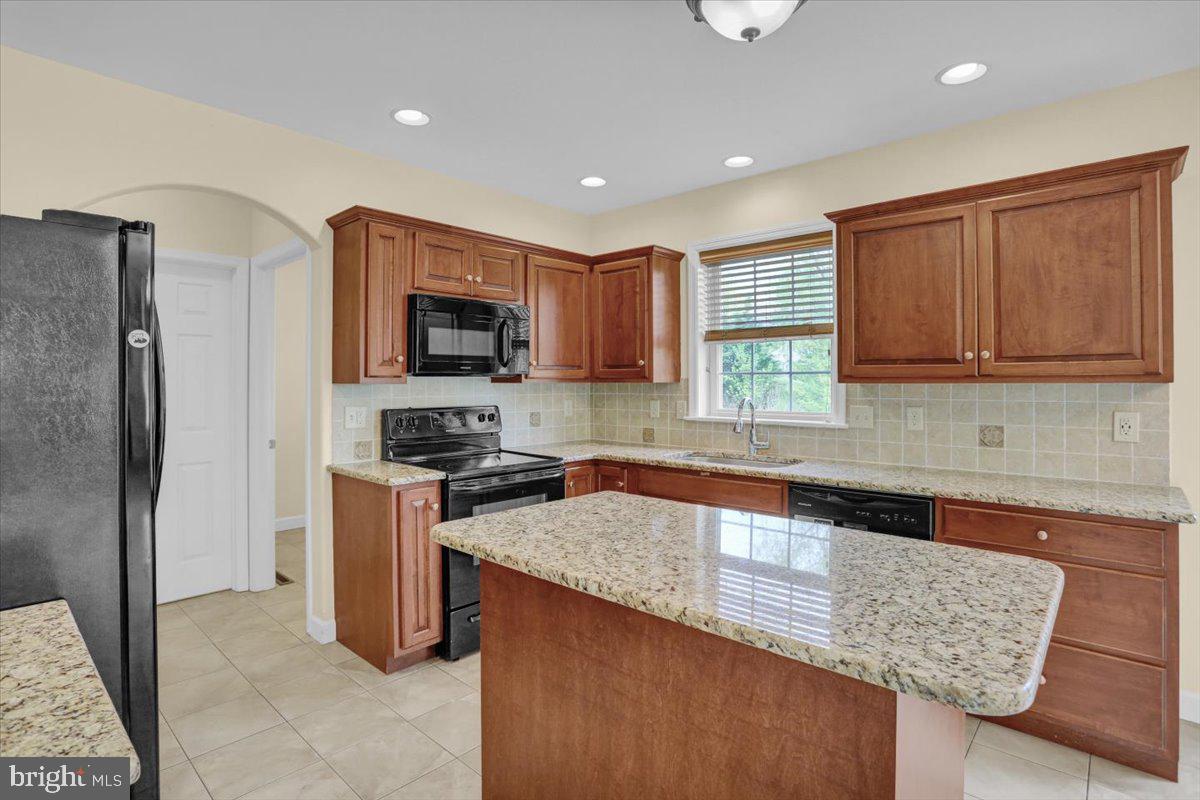 WOODS EDGE - Residential