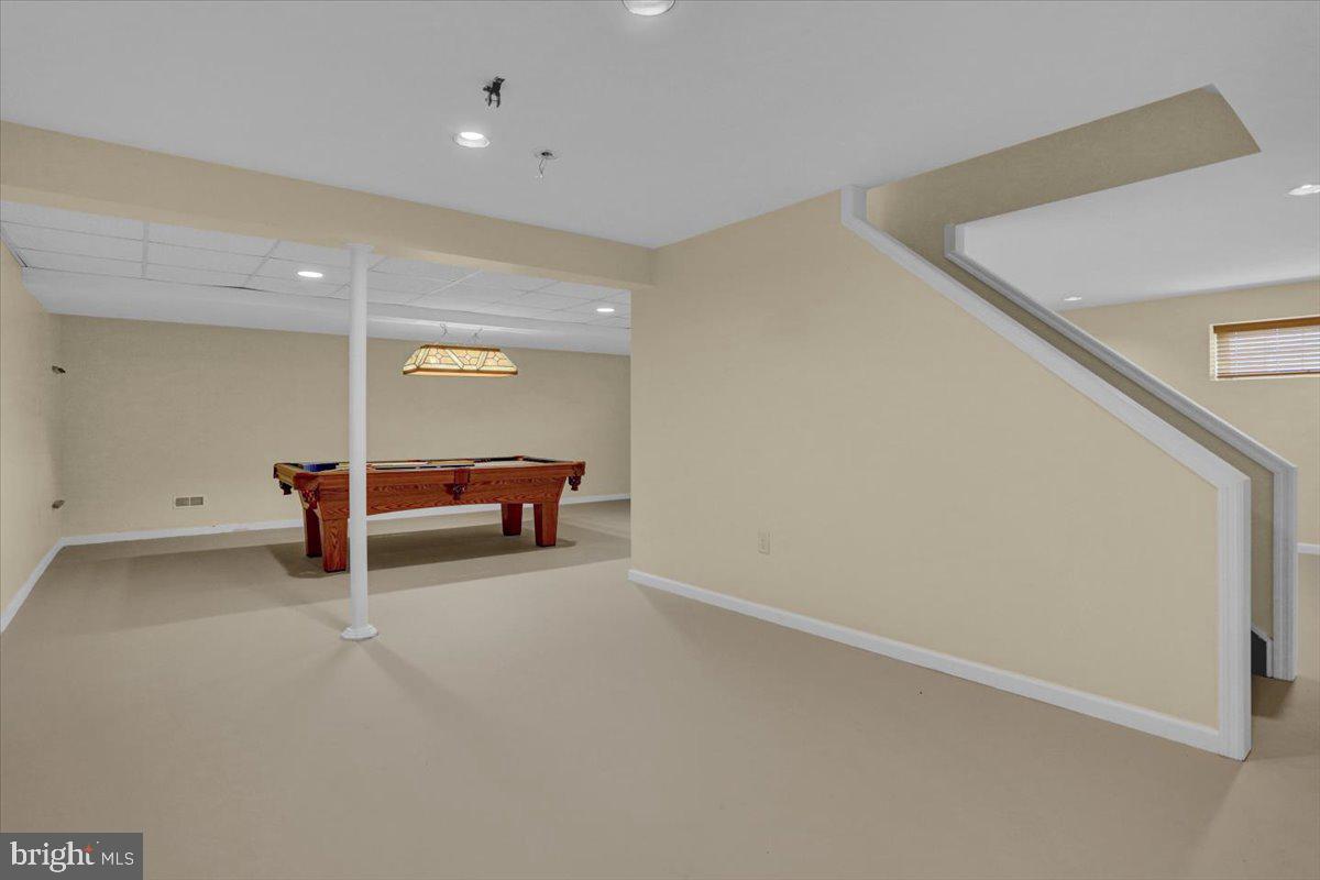 WOODS EDGE - Residential