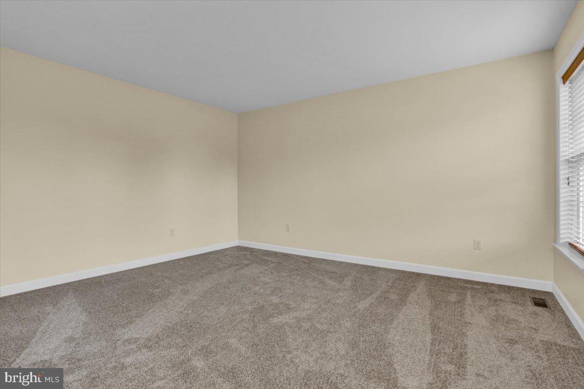 WOODS EDGE - Residential