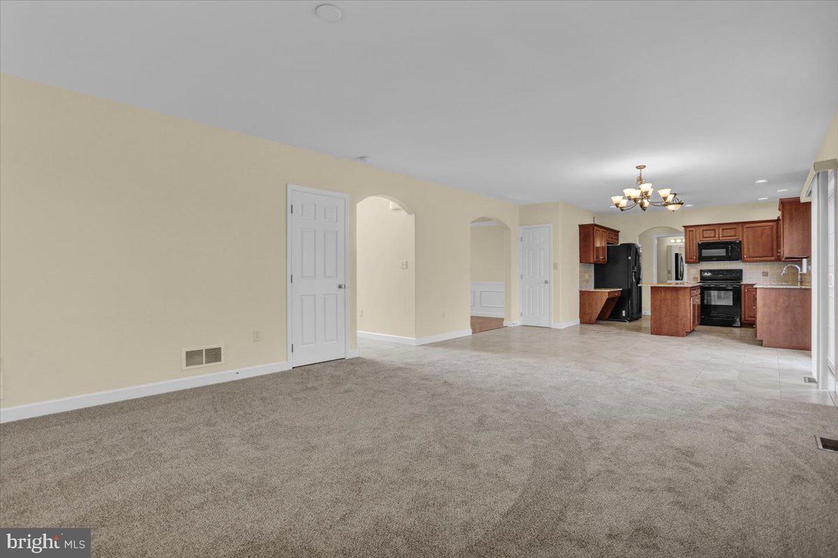 WOODS EDGE - Residential