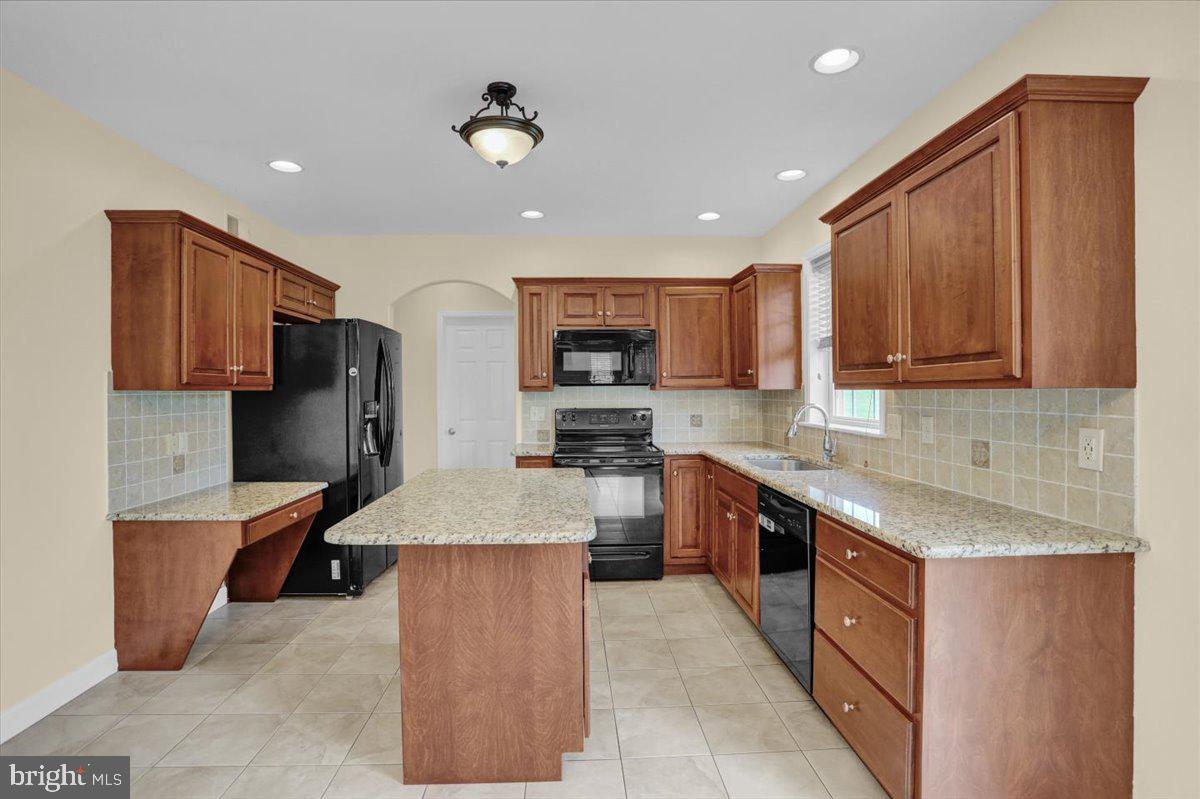 WOODS EDGE - Residential