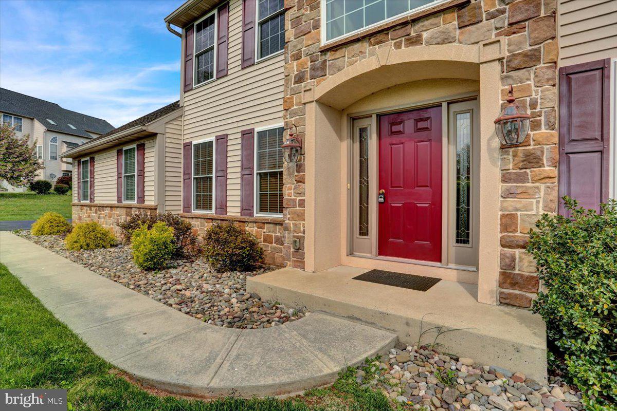 WOODS EDGE - Residential