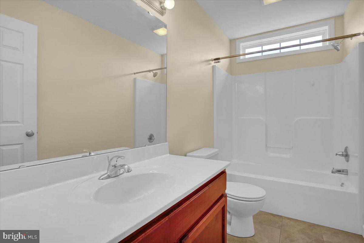 WOODS EDGE - Residential