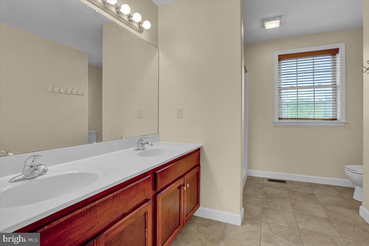 WOODS EDGE - Residential