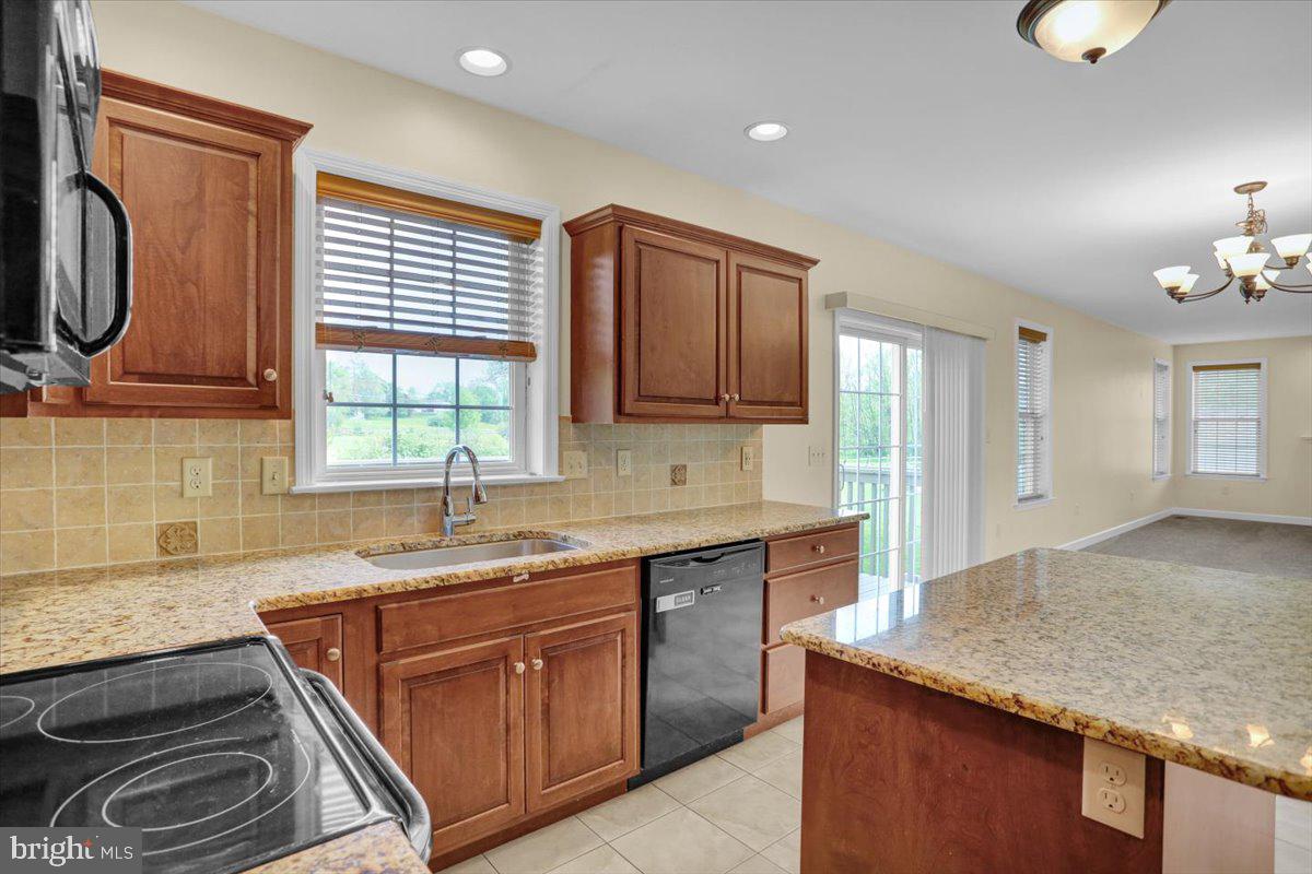 WOODS EDGE - Residential