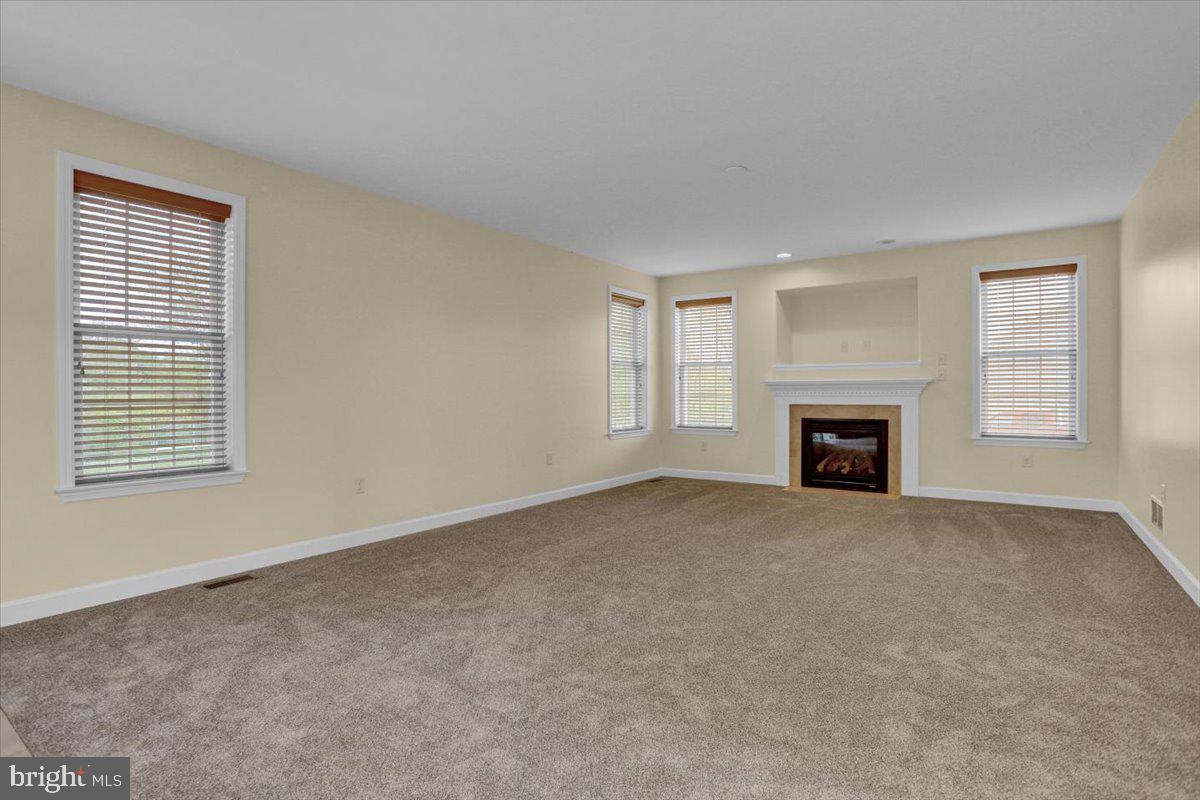 WOODS EDGE - Residential