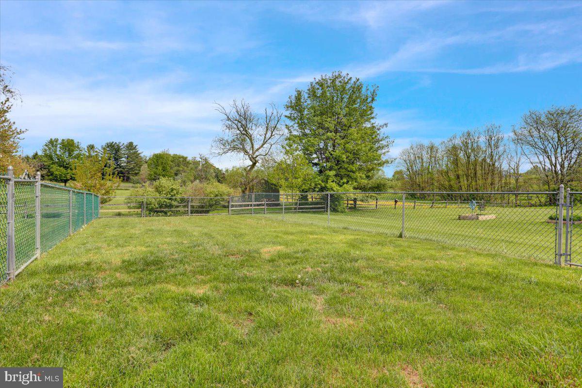 WOODS EDGE - Residential