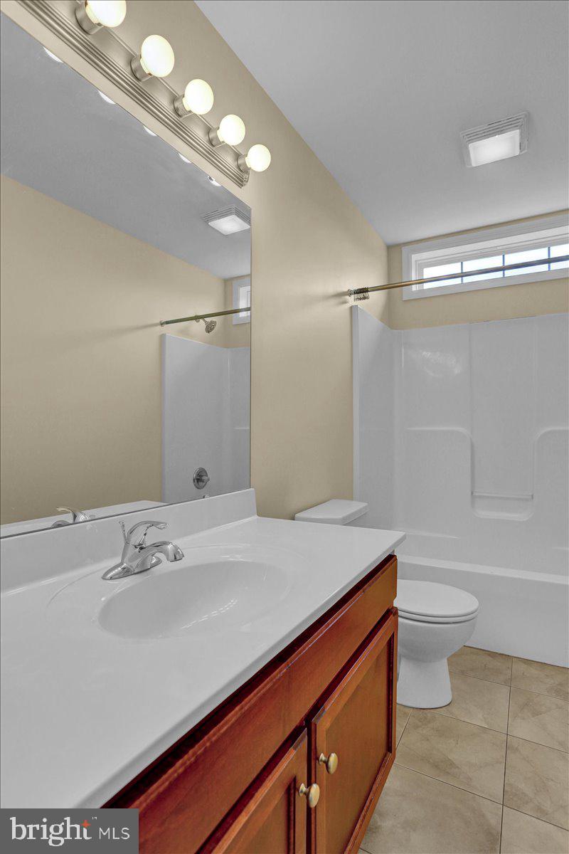 WOODS EDGE - Residential