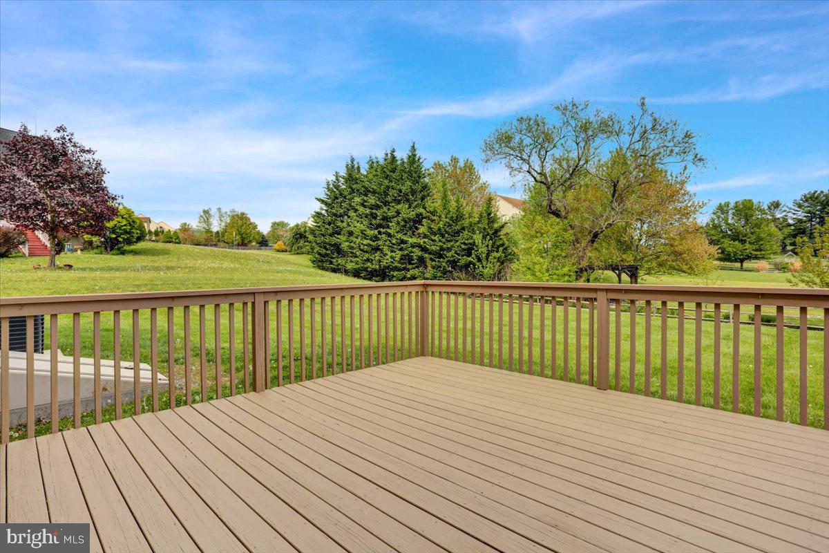 WOODS EDGE - Residential