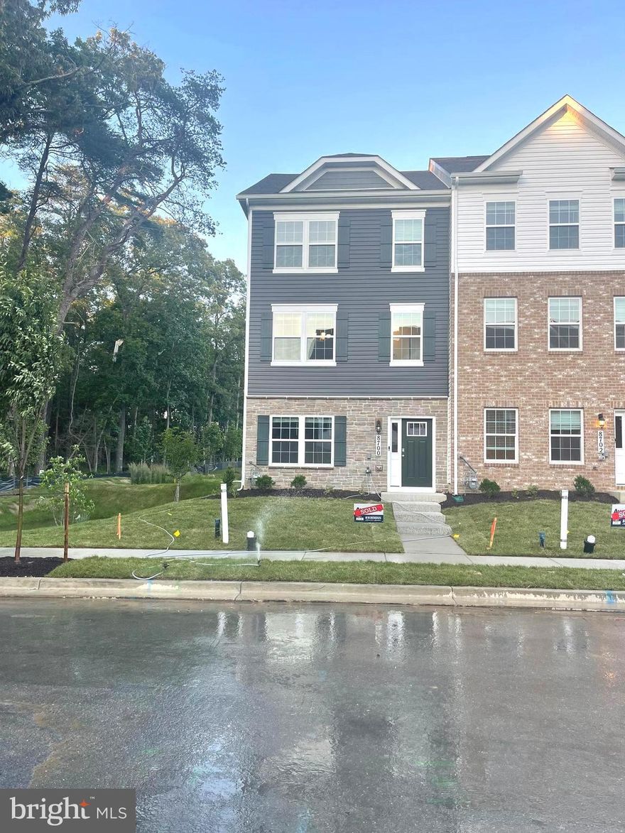 Brand new Never lived in,Excellent 3 level townhome in Woodyard station community with 3 bedrooms,2.5 baths, & 2-car garage,2000 sq feet of living space! Kitchen and all bathrooms includes granite counters, maple cabinetry & stainless steel appliances.Hardwood floors on entire main living level.Large master Bedroom with upgraged tile floors and  dual vanities,granite counters and large walk-in shower.Convenient laundry on bedroom level.Enjoy beautiful common area in the front, as well as a deck off the living room. Show & Rent today.