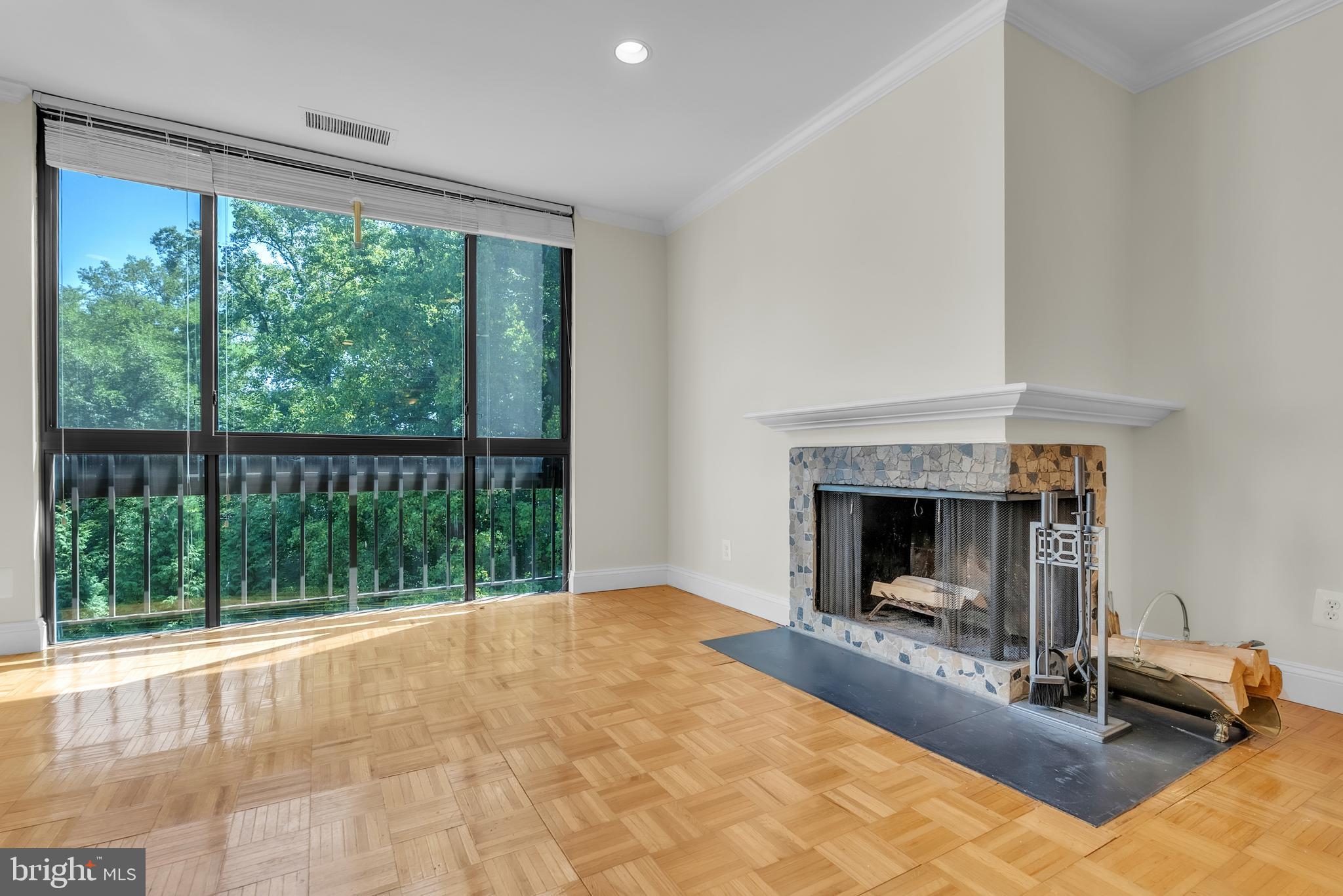 4924 SENTINEL DRIVE 2-404
