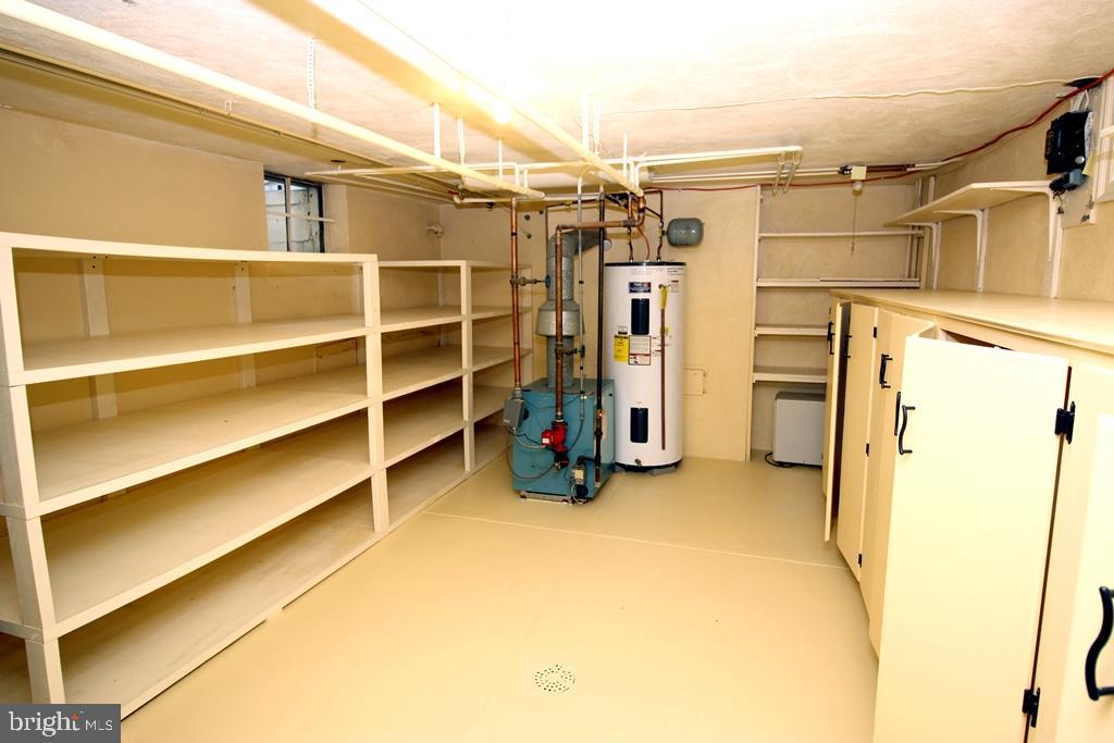 SCHOOL LANE HILLS - Residential