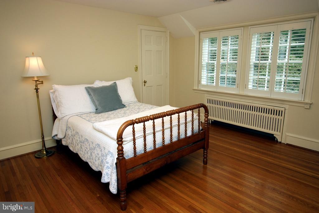 SCHOOL LANE HILLS - Residential