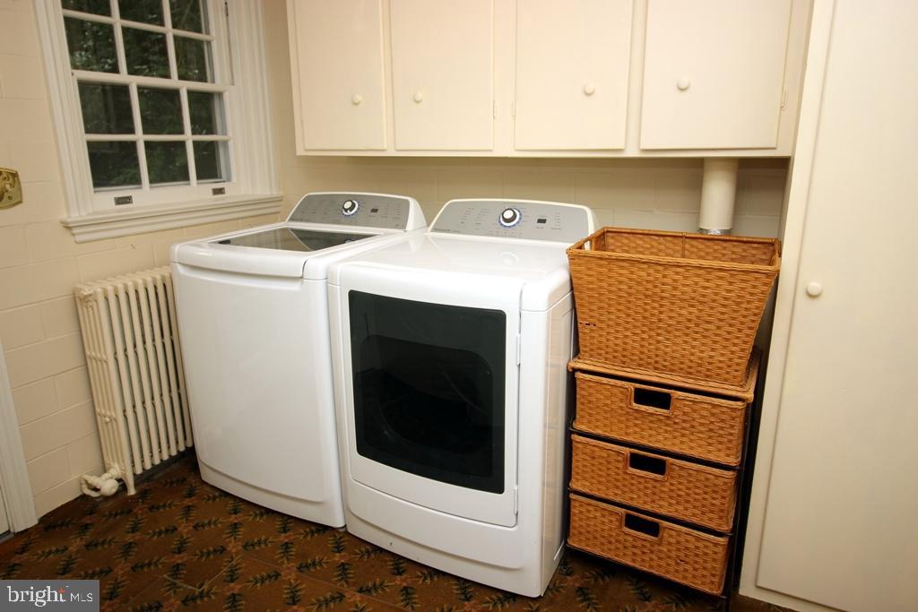 SCHOOL LANE HILLS - Residential