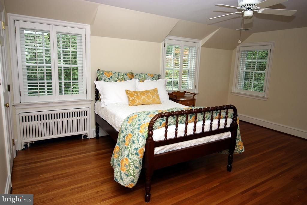 SCHOOL LANE HILLS - Residential