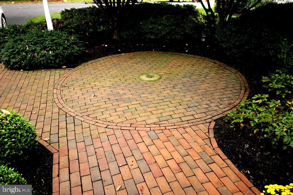 SCHOOL LANE HILLS - Residential