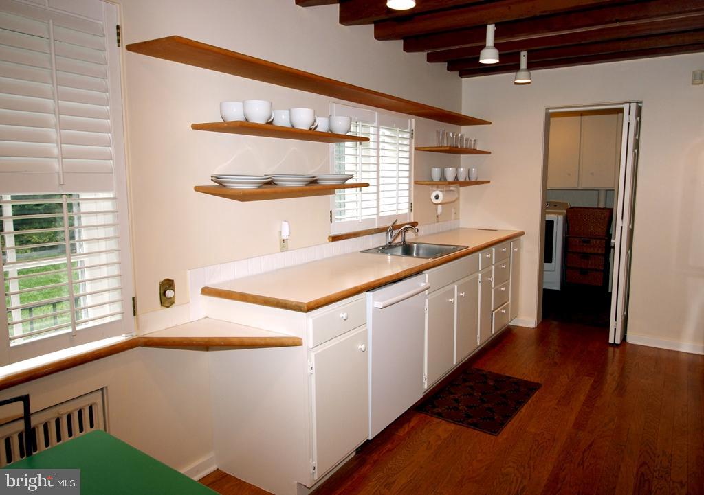 SCHOOL LANE HILLS - Residential