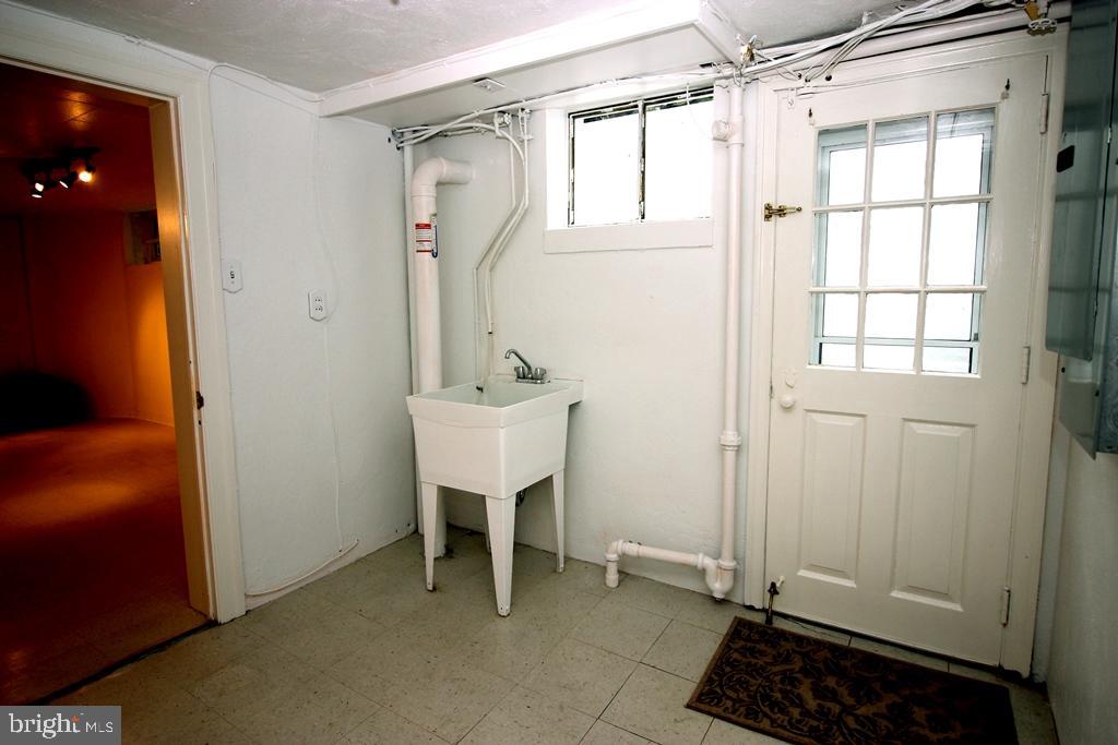 SCHOOL LANE HILLS - Residential