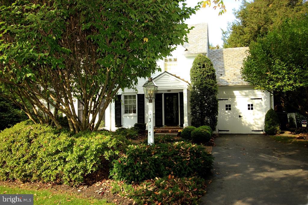 SCHOOL LANE HILLS - Residential