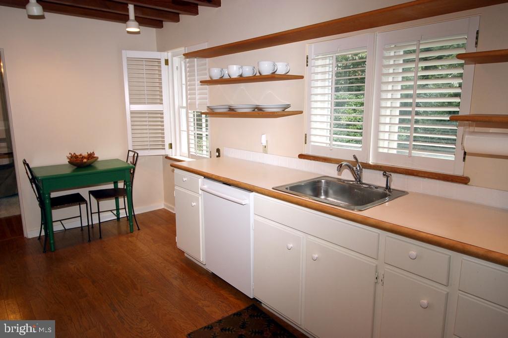 SCHOOL LANE HILLS - Residential