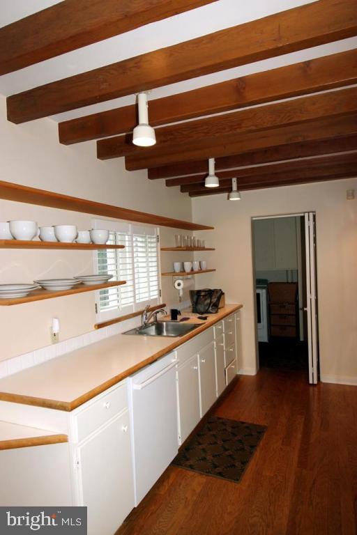 SCHOOL LANE HILLS - Residential