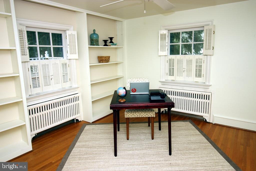 SCHOOL LANE HILLS - Residential