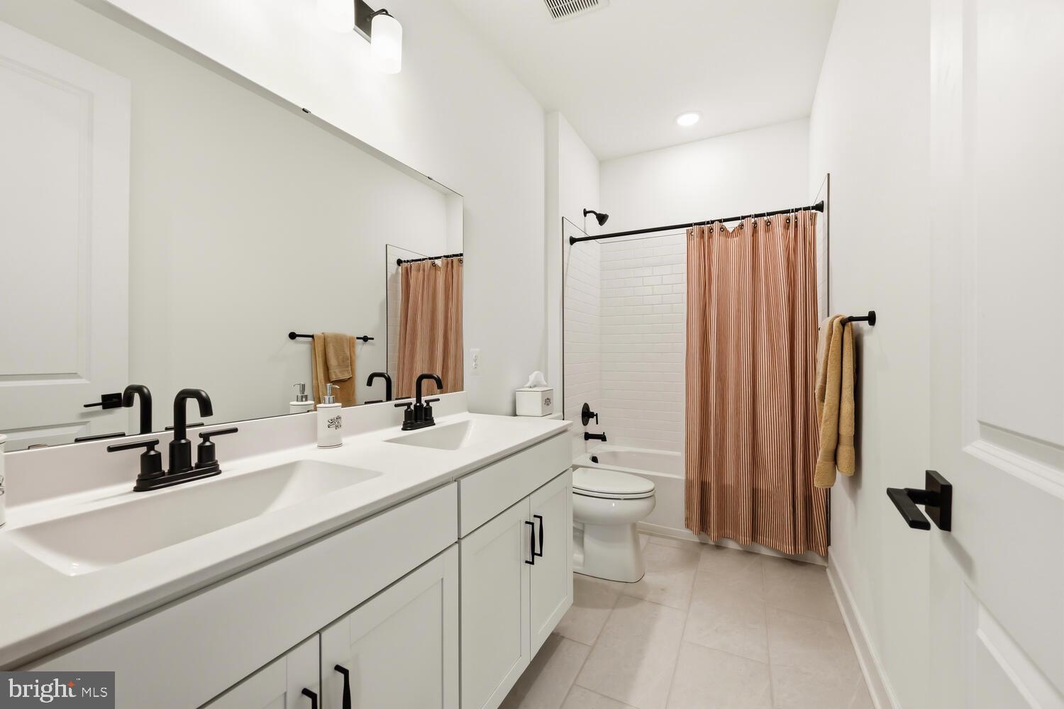 FOUR SEASONS AT KENT ISLAND - Residential