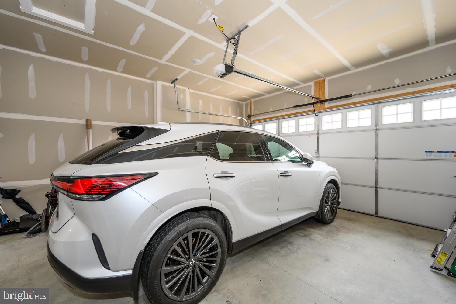 FOUR SEASONS AT KENT ISLAND - Residential