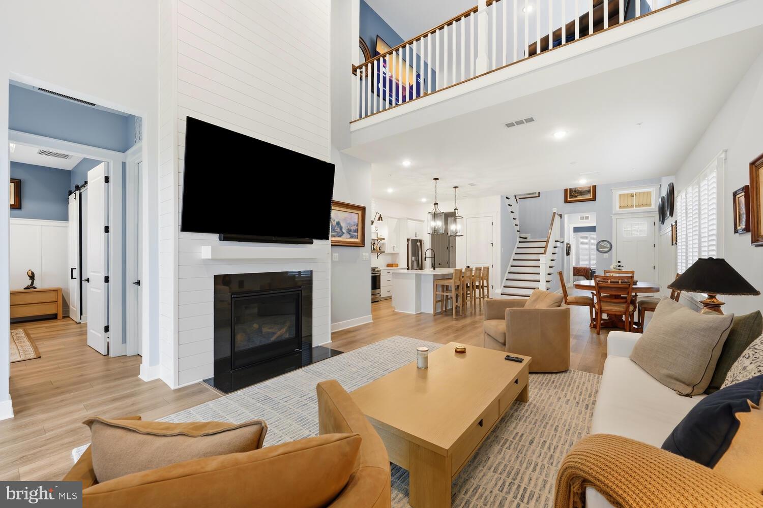 FOUR SEASONS AT KENT ISLAND - Residential