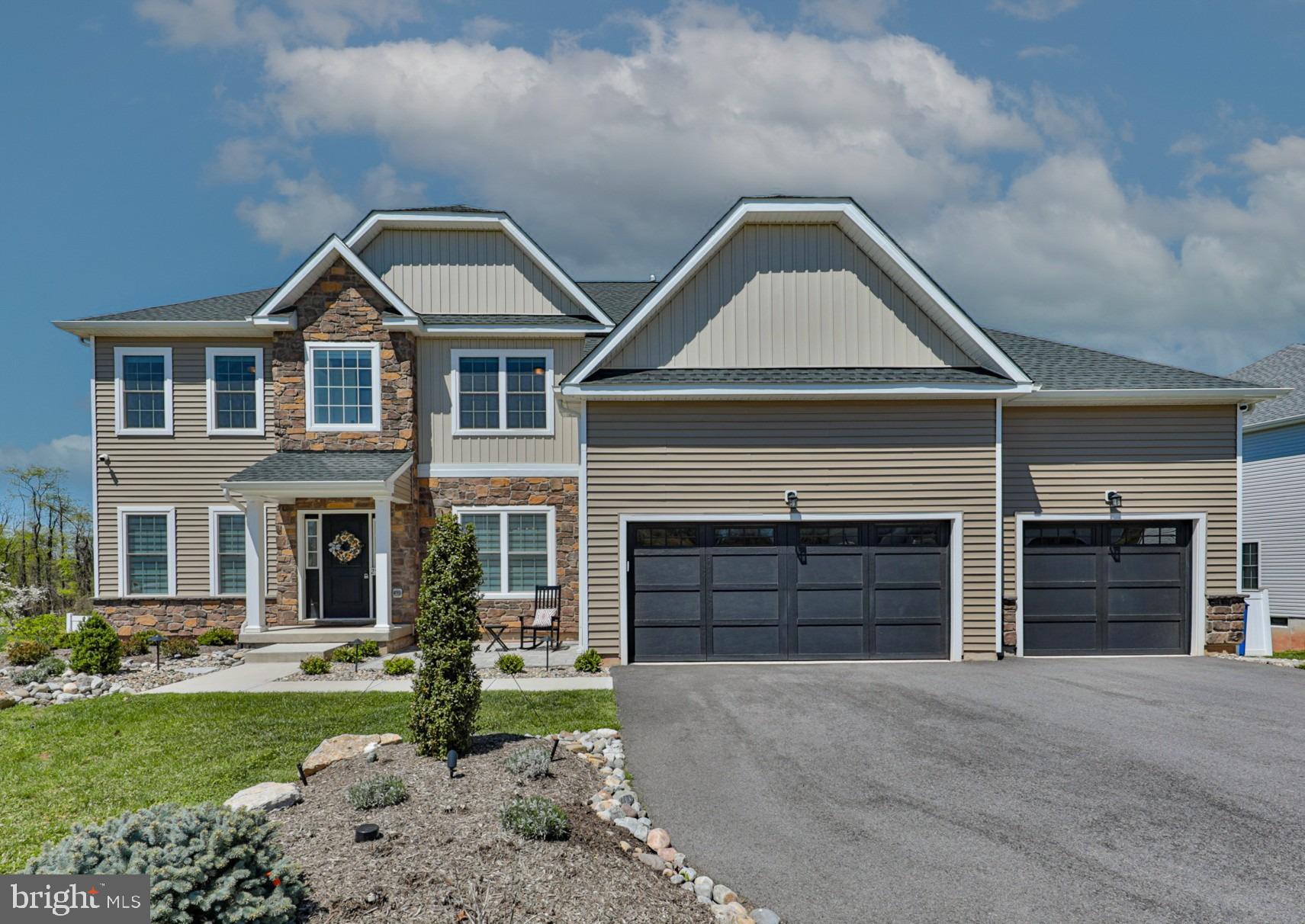 ESTATES AT SAUCON VALLEY - Residential