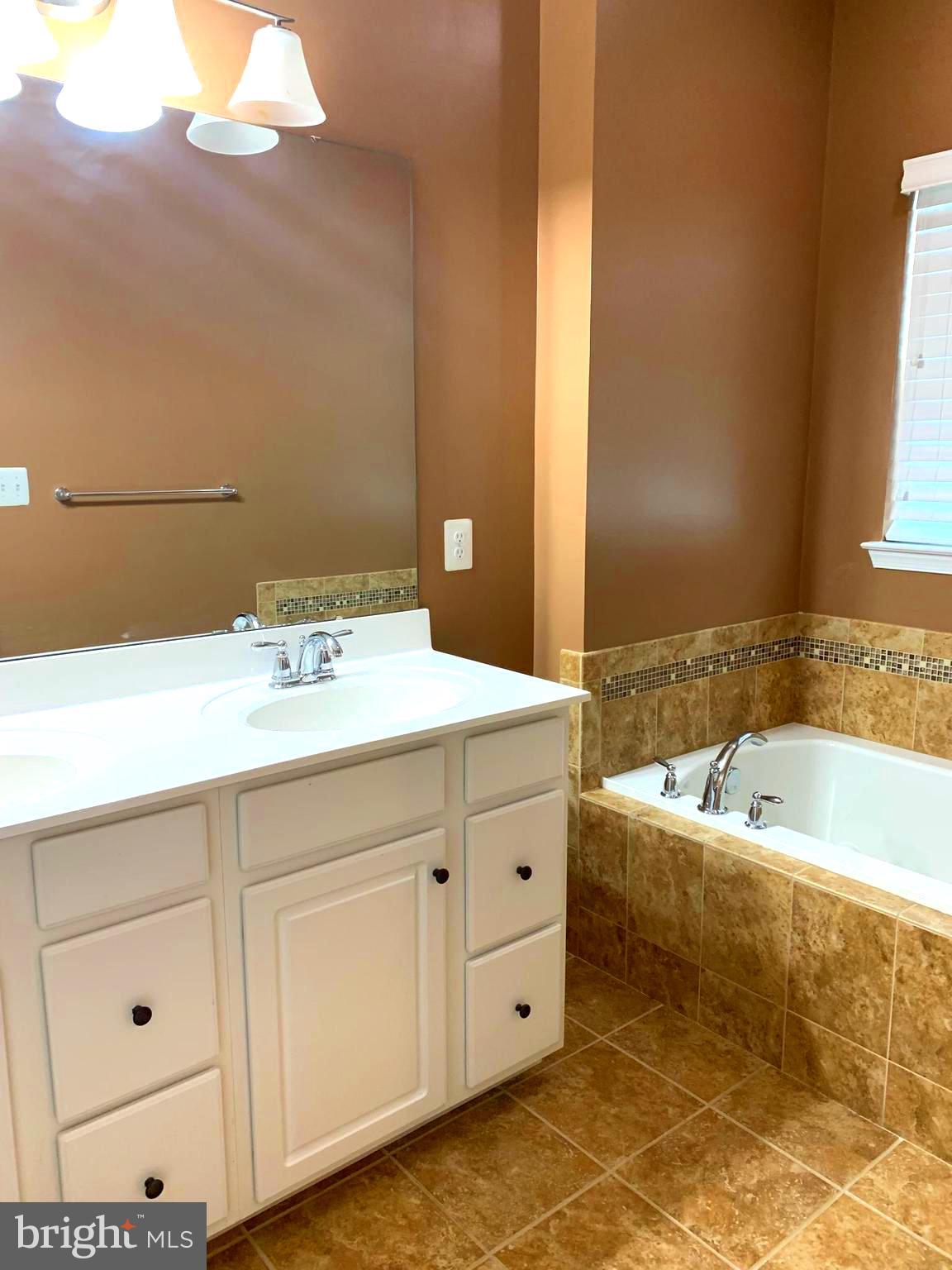 ELLICOTT CROSSING - Residential Lease