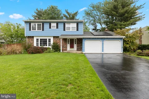 27 Colleen Circle, Ewing, NJ MLS: NJME2059794