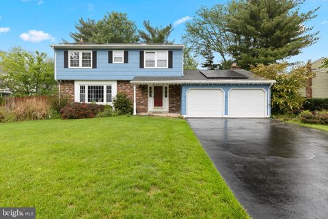 27 COLLEEN CIRCLE EWING NJ 08638