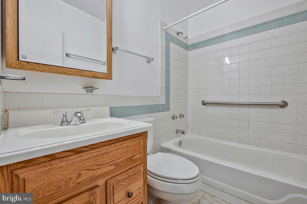 WEST LANHAM HILLS - Residential