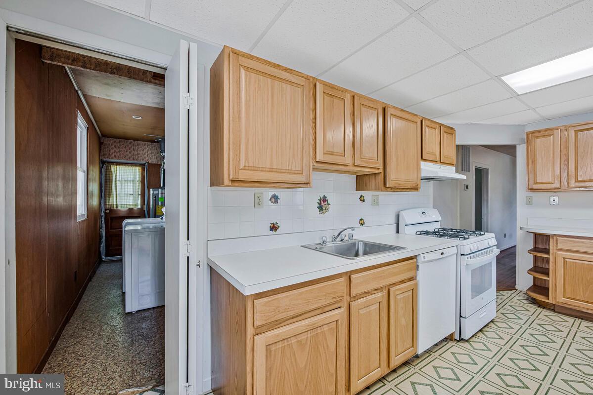 WEST LANHAM HILLS - Residential