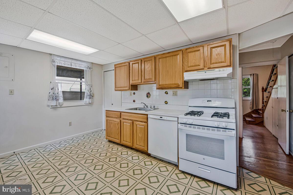 WEST LANHAM HILLS - Residential