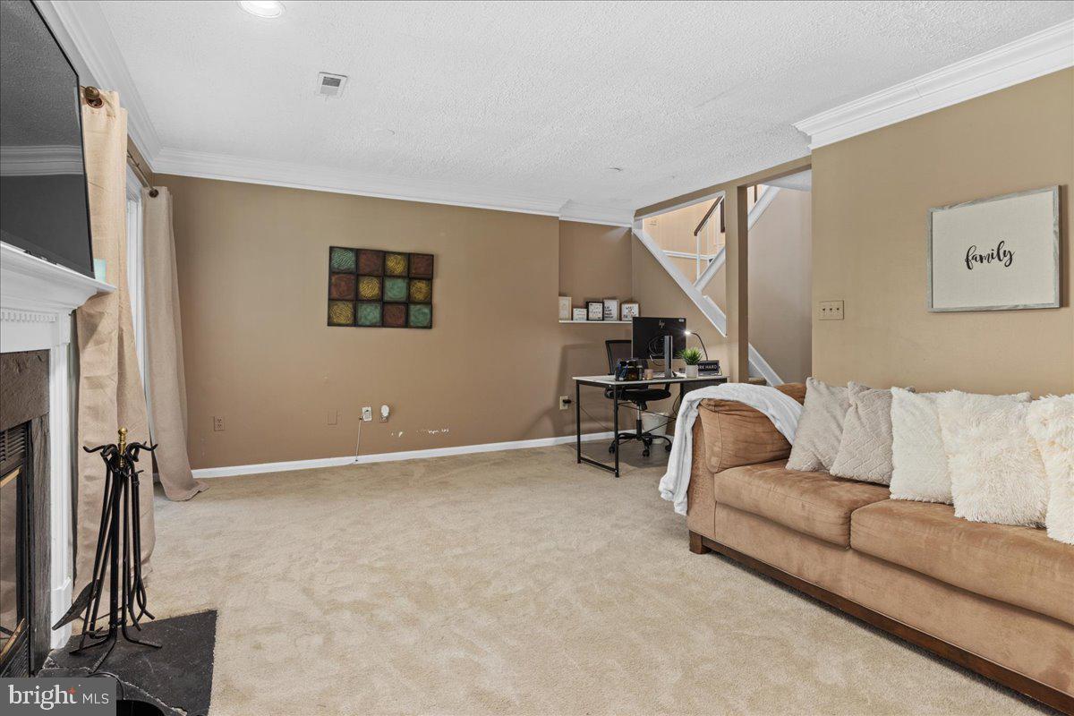 LAUREL LAKES - Residential