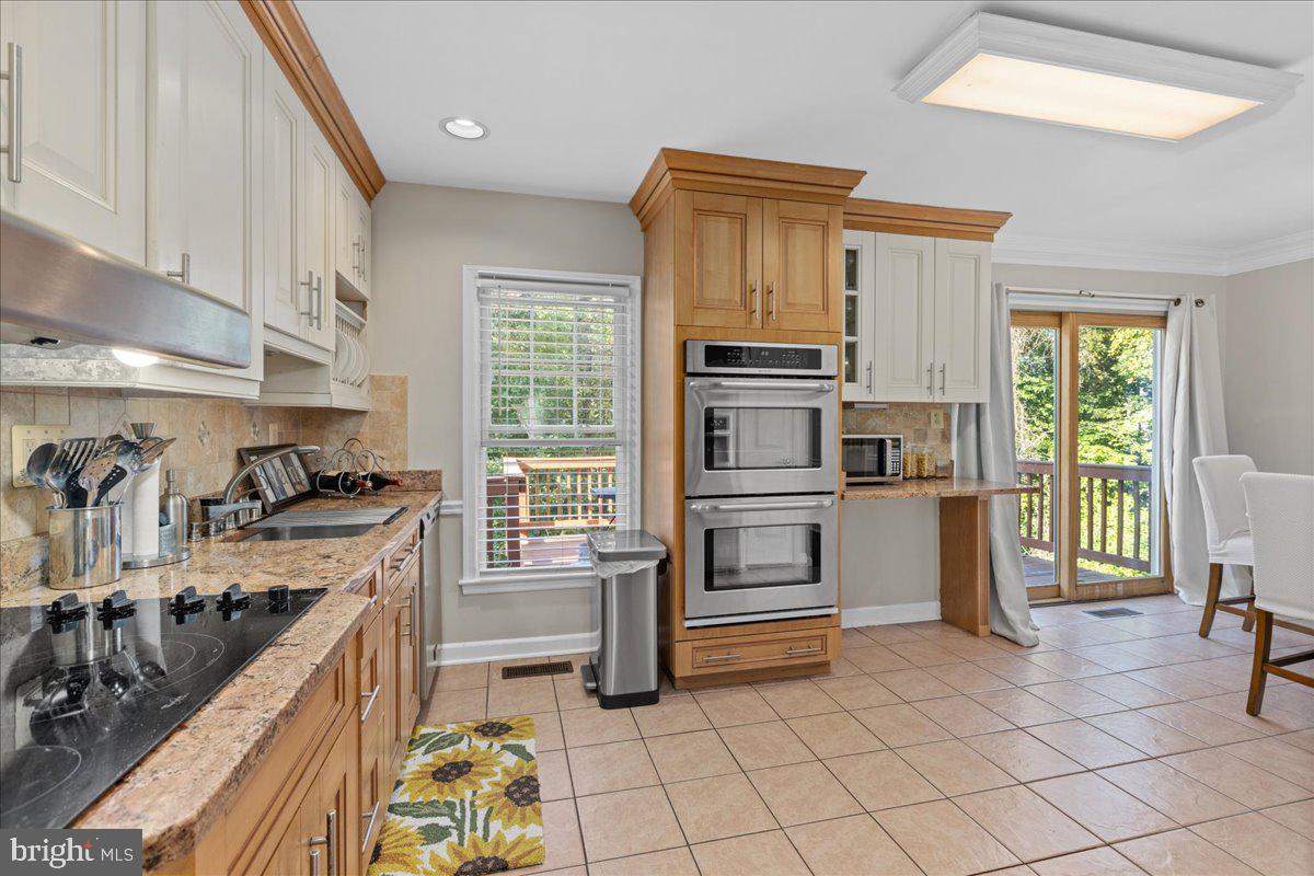 LAUREL LAKES - Residential