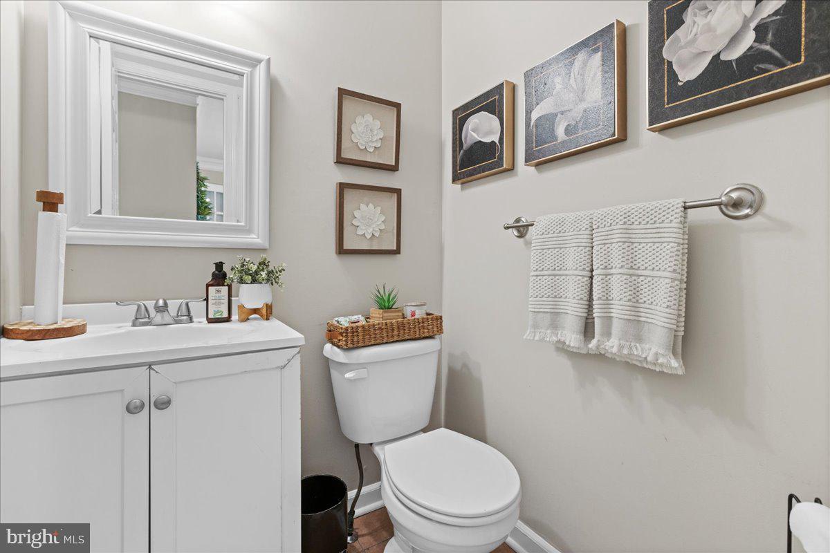 LAUREL LAKES - Residential