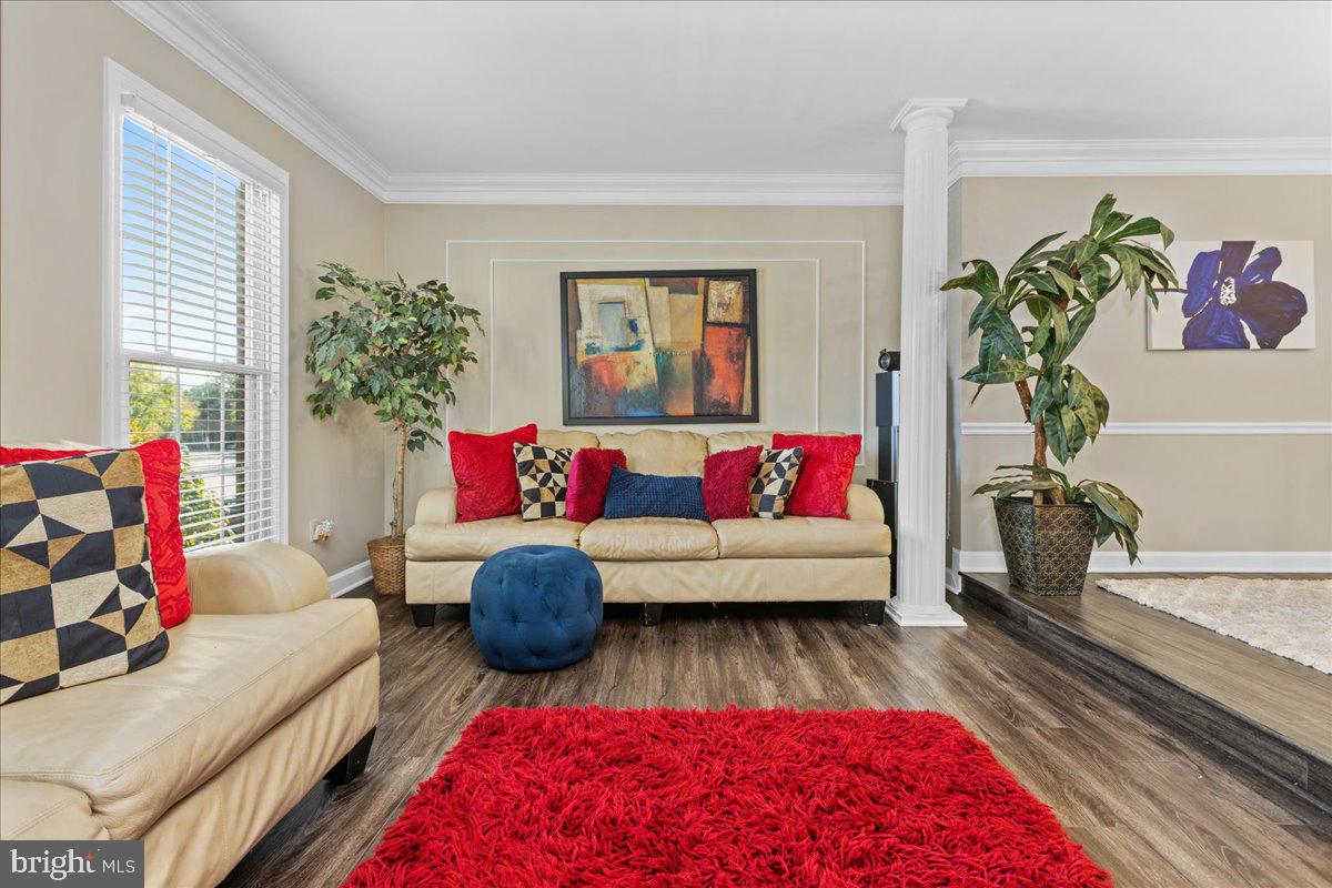 LAUREL LAKES - Residential