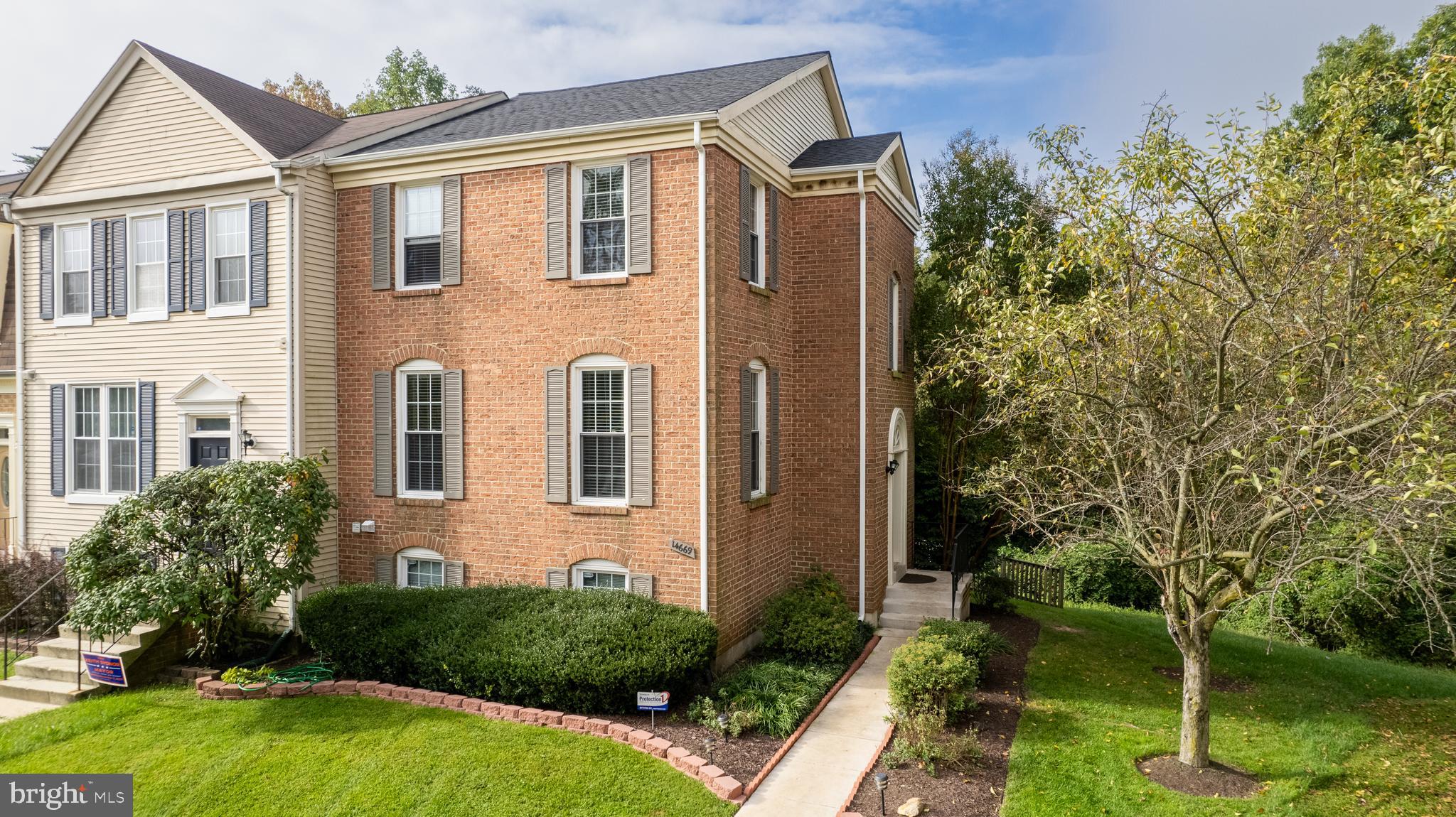 LAUREL LAKES - Residential