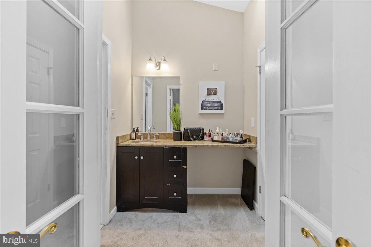 LAUREL LAKES - Residential