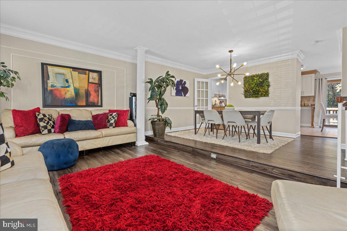 LAUREL LAKES - Residential