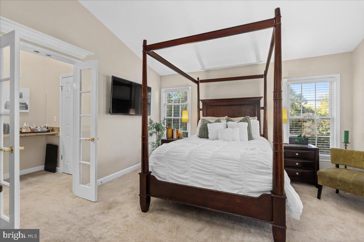 LAUREL LAKES - Residential