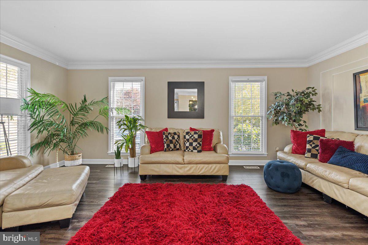 LAUREL LAKES - Residential