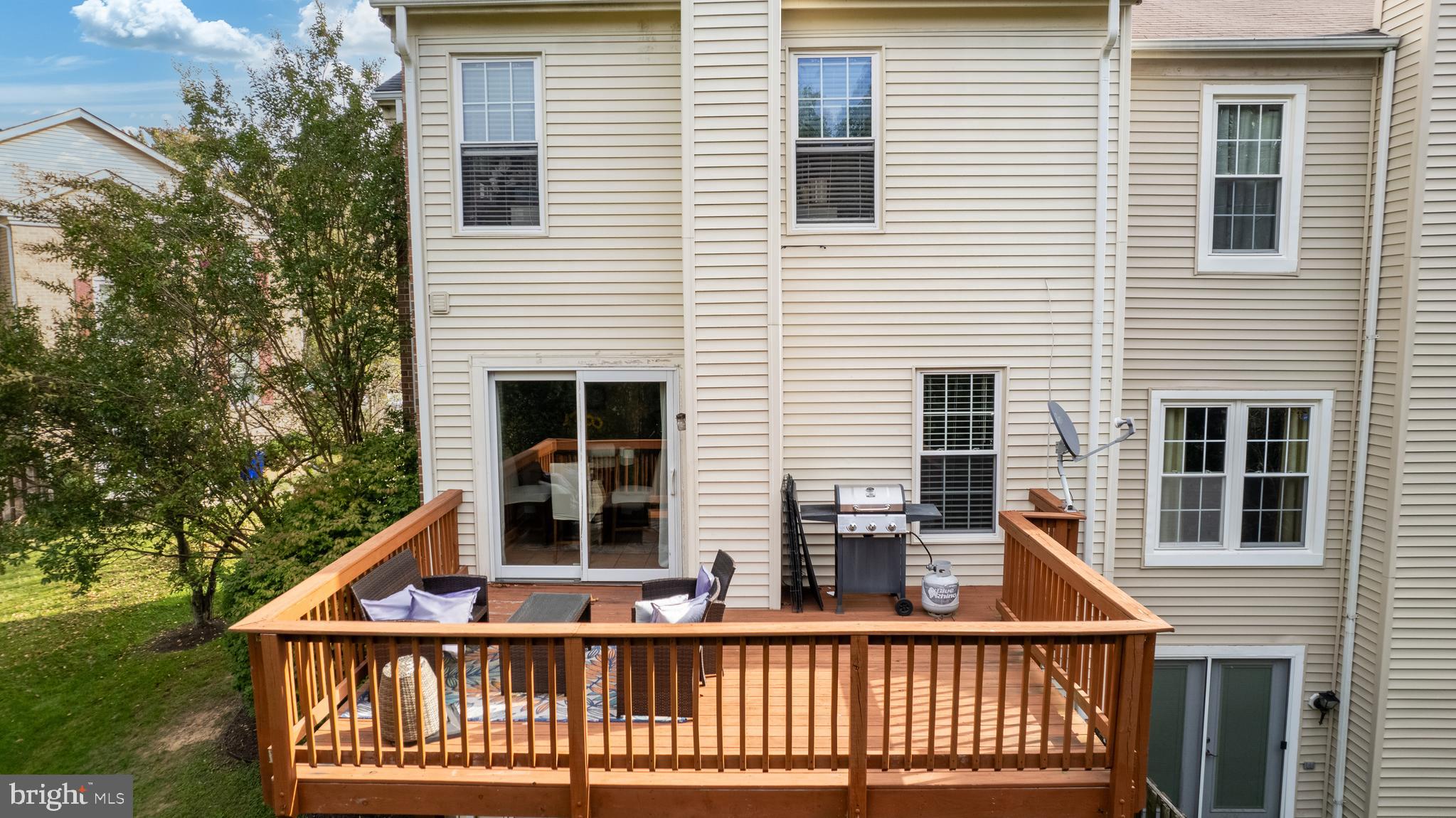 LAUREL LAKES - Residential