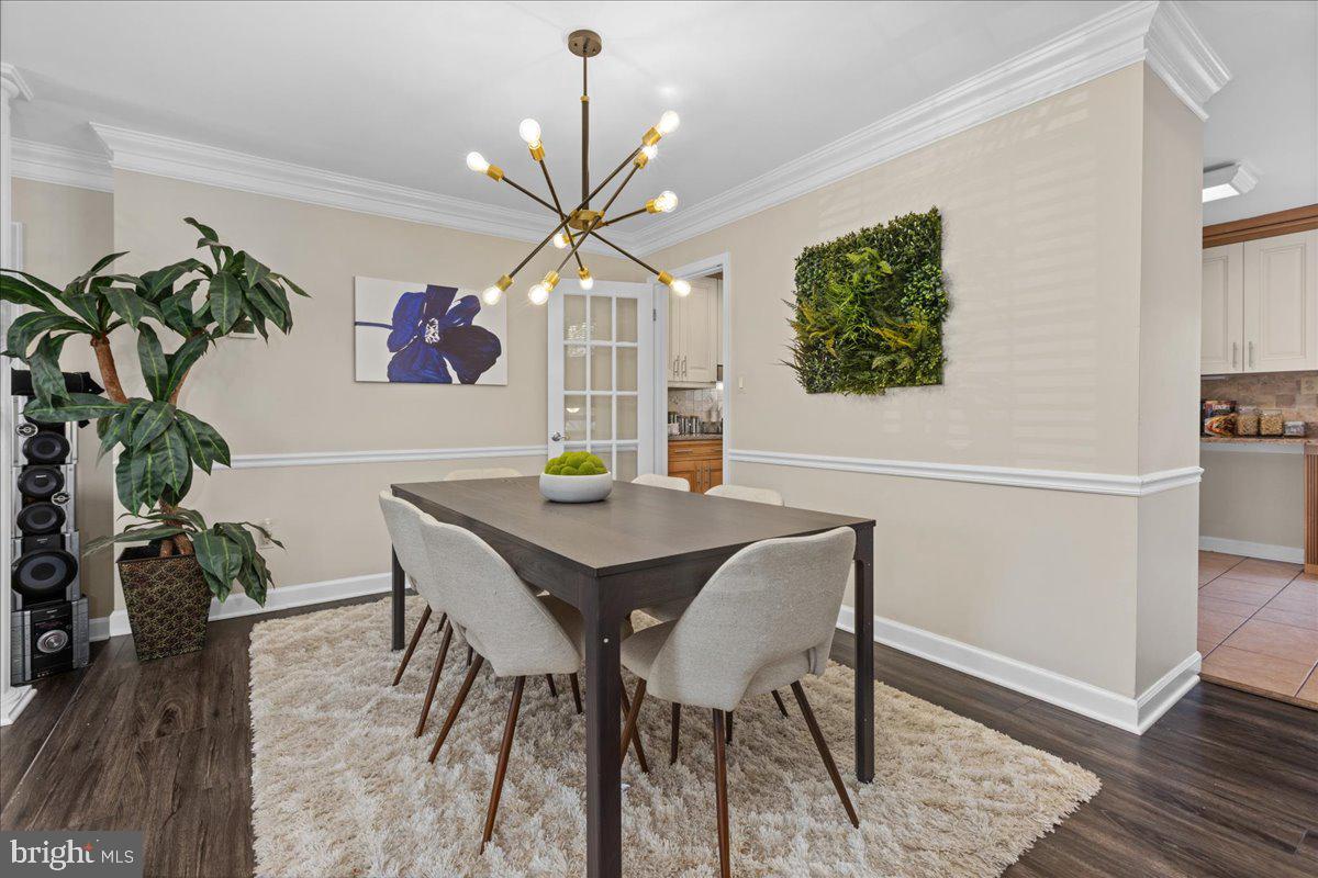 LAUREL LAKES - Residential