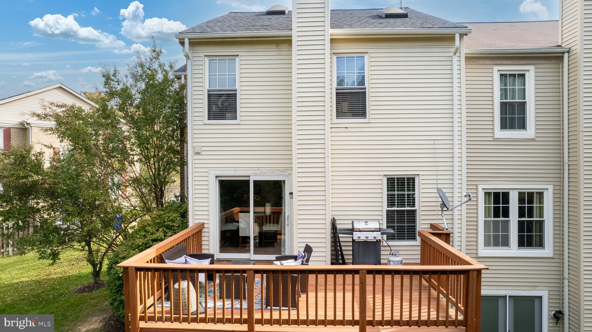 LAUREL LAKES - Residential