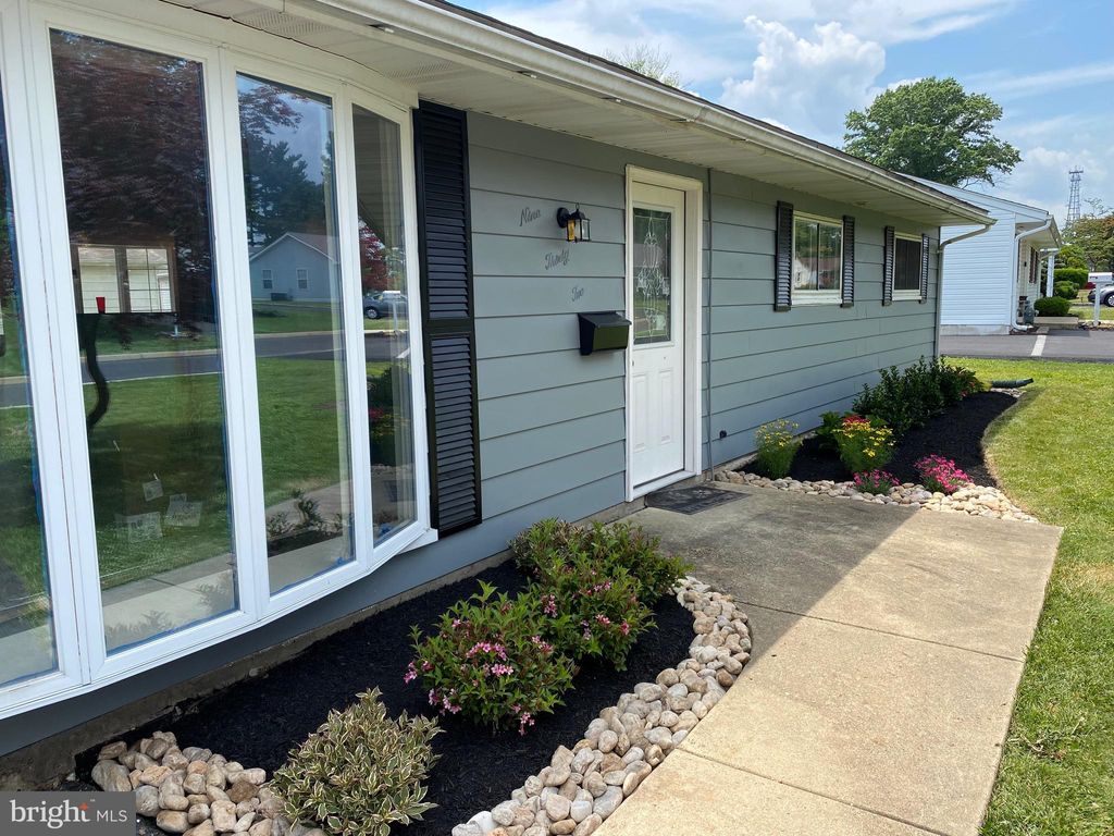 Photo of 932 Rozel Avenue, SOUTHAMPTON, PA 18966 (MLS # PABU2110158)